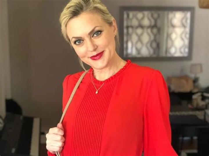 Elaine Hendrix Biography Age Height Husband Net