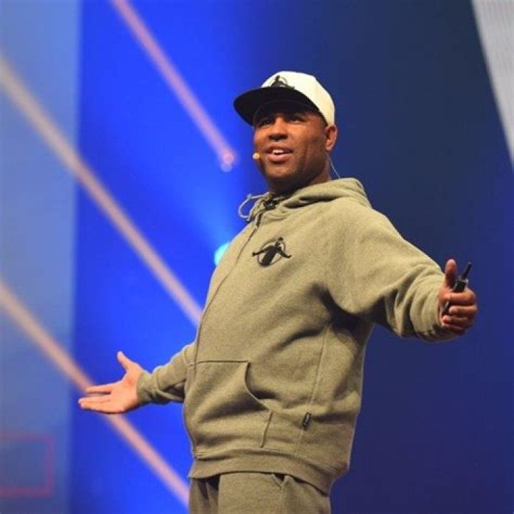 Eric Thomas Bio, Height, Net Worth, Wife, Marriage