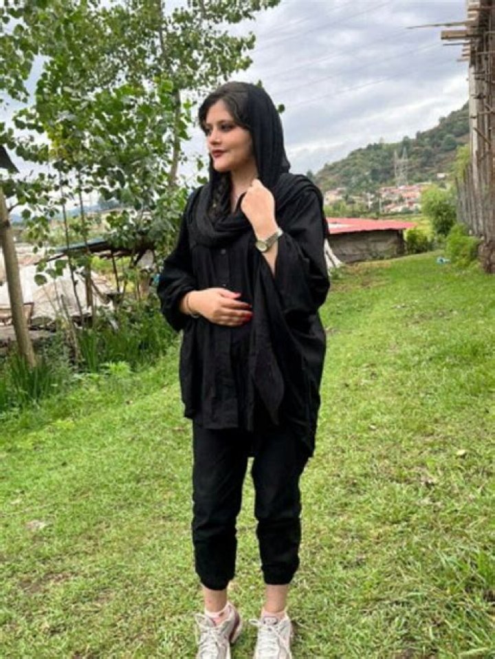 Mahsa Amini Wiki Age Death Family Biography