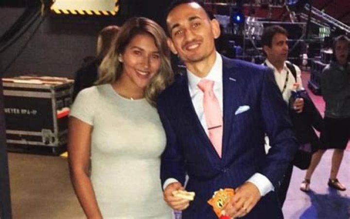 Max Holloway's First Wife, A Journey Of Love And Support
