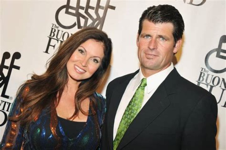 Who is Scott Erickson Dating Scott Erickson's Wife & Exes